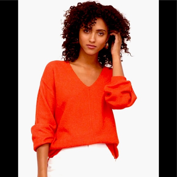 H&M Sweaters - Womens H &M fine knit bright orange v neck Sweater XL